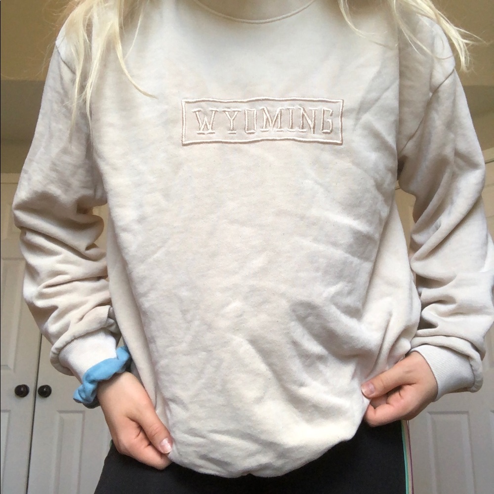 tan Wyoming sweatshirt